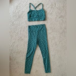 Outdoor Voices Set. Size M